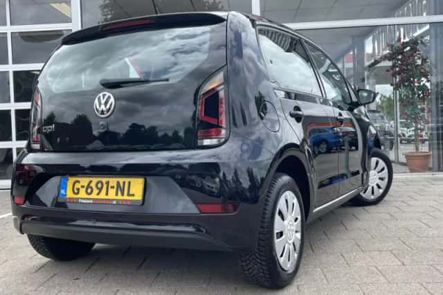 Volkswagen Up! (2019) thumbnail 6