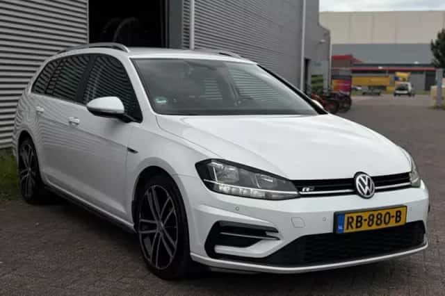 Volkswagen Golf (2017) thumbnail 2