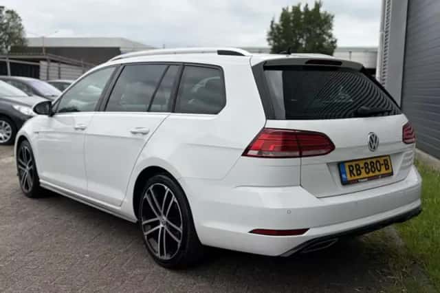 Volkswagen Golf (2017) thumbnail 3