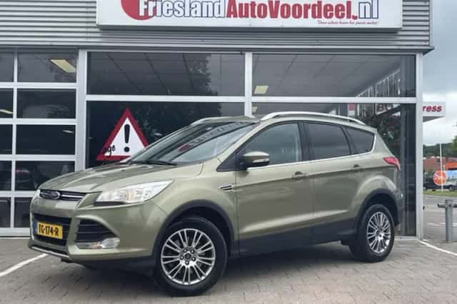 Ford Kuga (2014) thumbnail 1