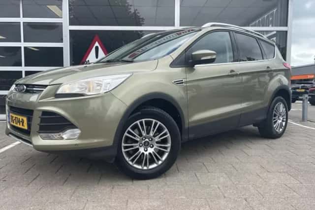 Ford Kuga (2014) thumbnail 2