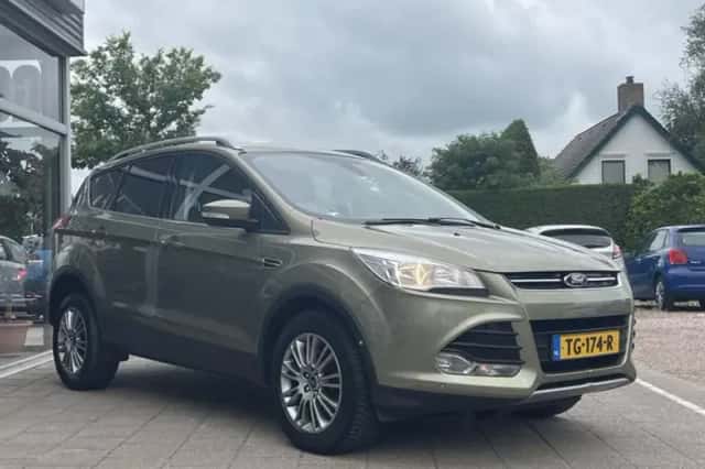 Ford Kuga (2014) thumbnail 4