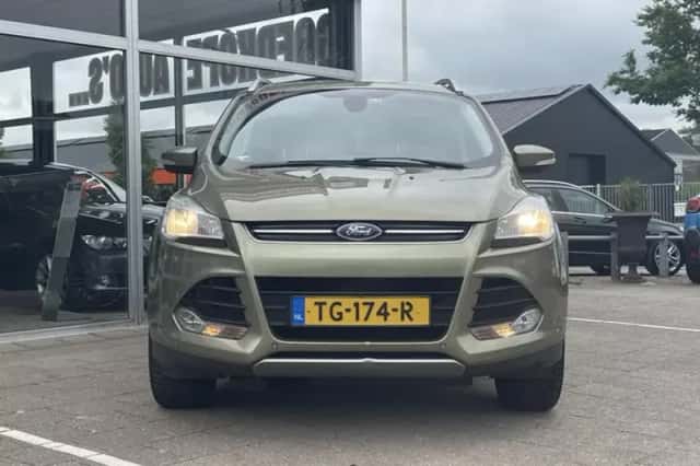 Ford Kuga (2014) thumbnail 5