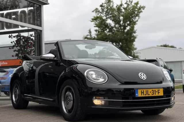 Volkswagen Beetle (2013) thumbnail 2