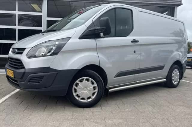 Ford Transit (2018) thumbnail 2