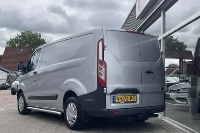 Ford Transit (2018) thumbnail 3
