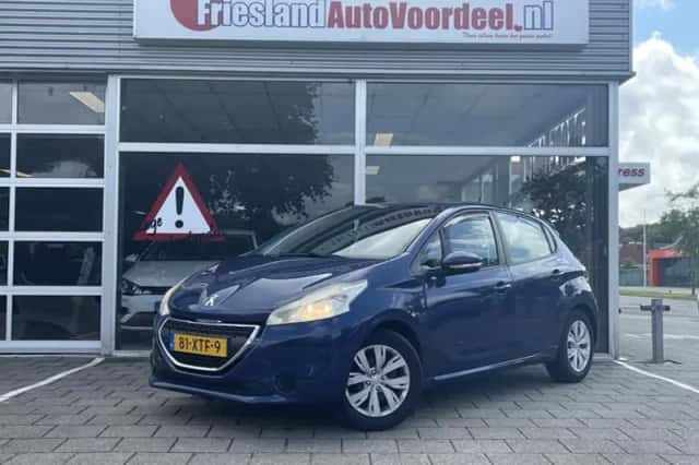 Peugeot 208 (2012) thumbnail 1