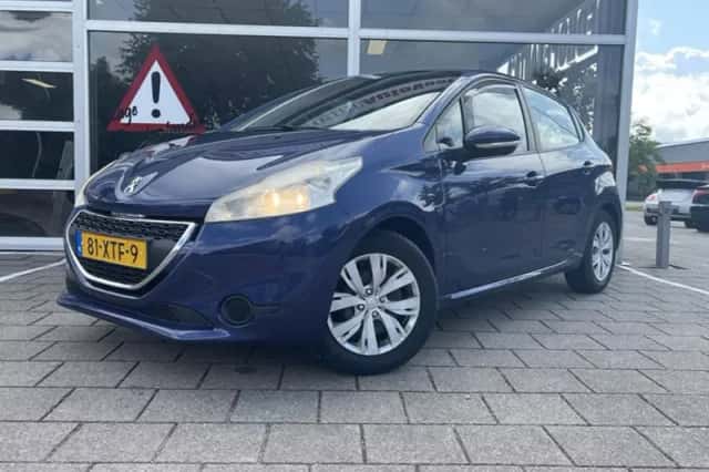 Peugeot 208 (2012) thumbnail 2