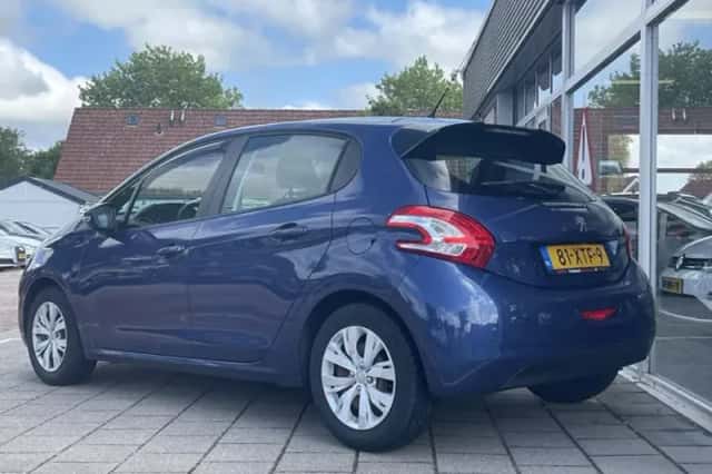Peugeot 208 (2012) thumbnail 3