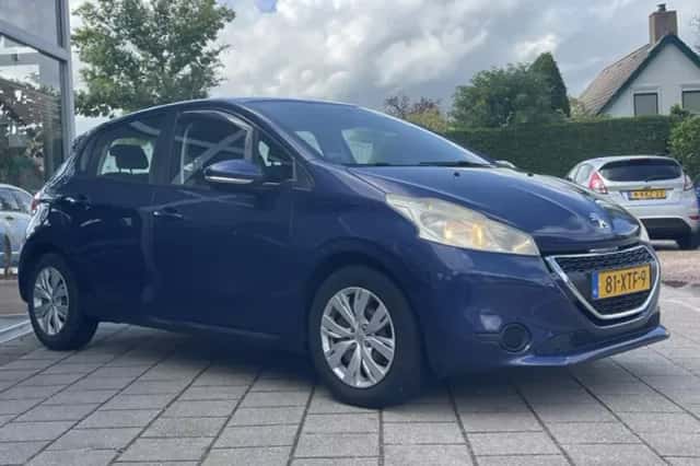 Peugeot 208 (2012) thumbnail 4