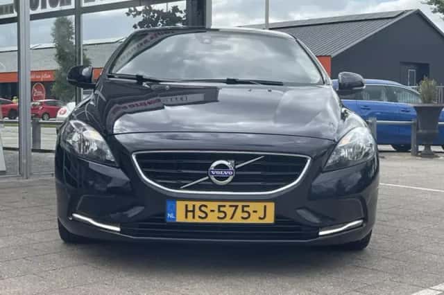 Volvo V40 (2015) thumbnail 4