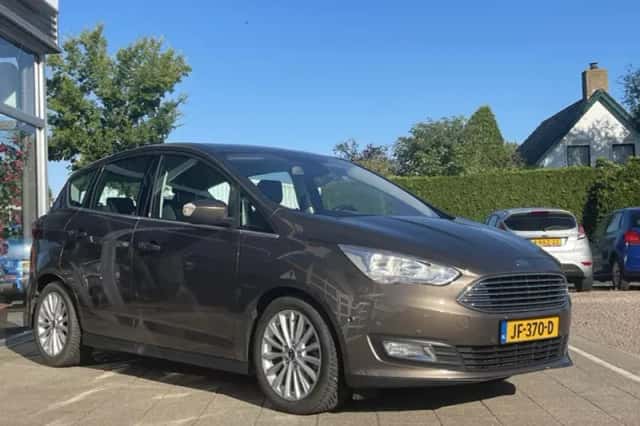 Ford C-Max (2016) thumbnail 4