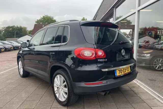 Volkswagen Tiguan (2008) thumbnail 3