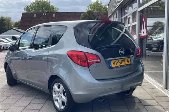 Opel Meriva (2010) thumbnail 3