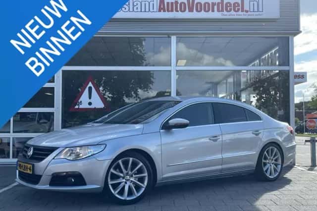 Volkswagen Passat (2010) thumbnail 1
