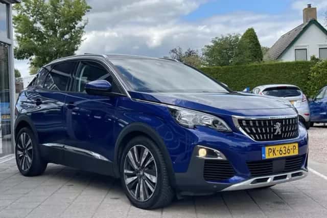 Peugeot 3008 (2017) thumbnail 4
