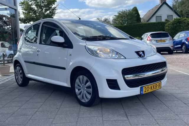 Peugeot 107 (2010) thumbnail 4