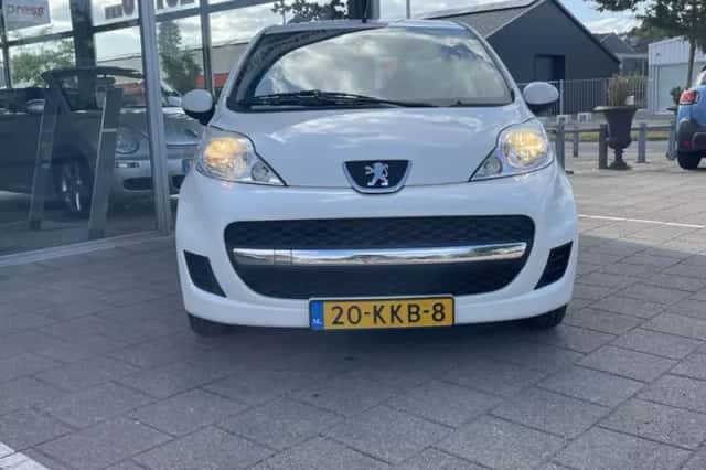 Peugeot 107 (2010) thumbnail 5