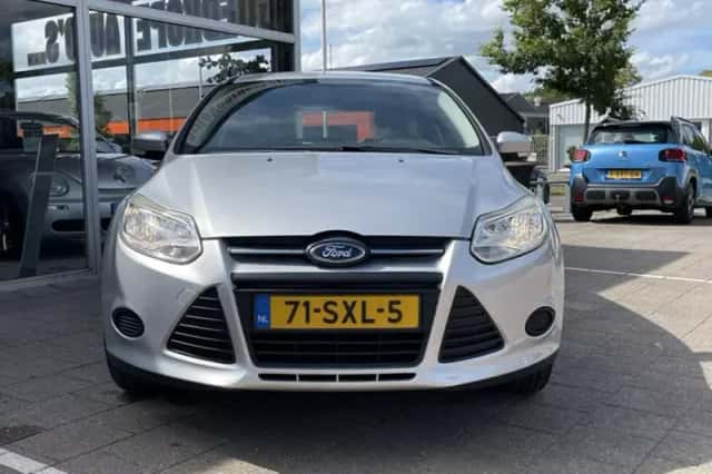 Ford Focus (2011) thumbnail 3