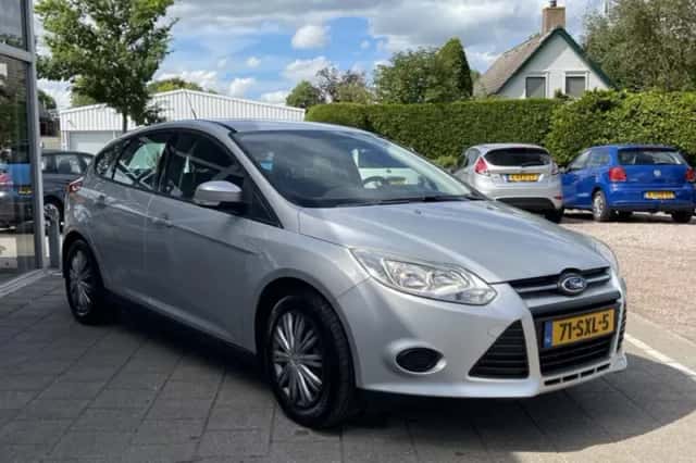 Ford Focus (2011) thumbnail 4