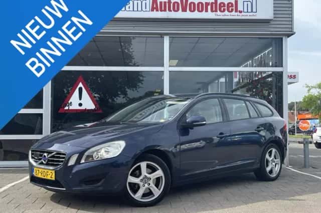 Volvo V60 (2011) thumbnail 1