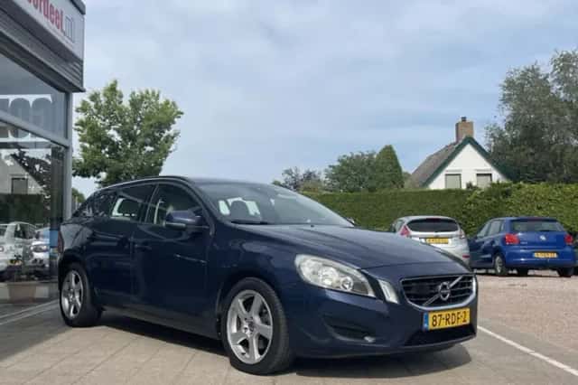 Volvo V60 (2011) thumbnail 4
