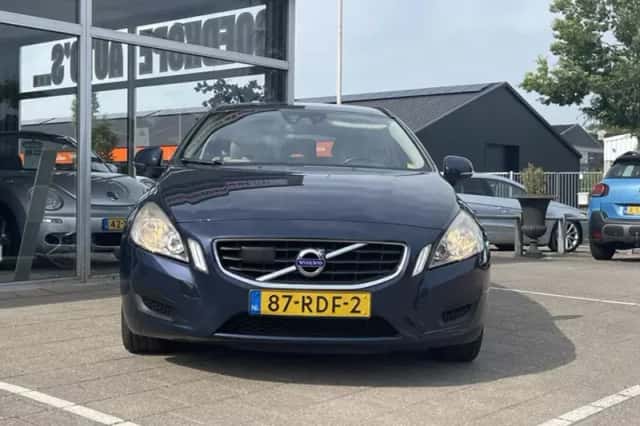 Volvo V60 (2011) thumbnail 5