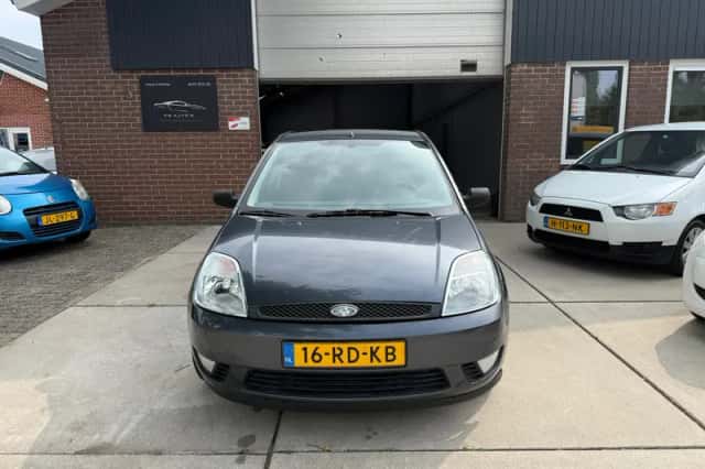 Ford Fiesta (2005) thumbnail 2
