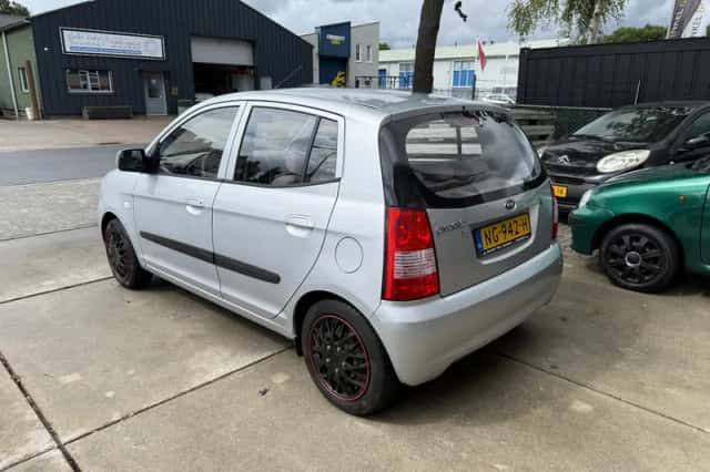 Kia Picanto (2007) thumbnail 4
