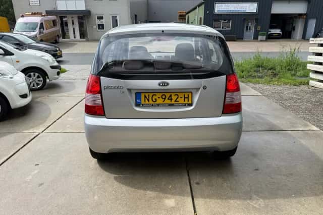 Kia Picanto (2007) thumbnail 5