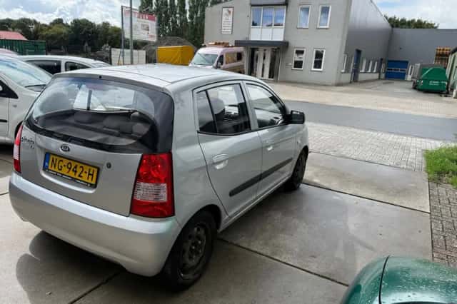 Kia Picanto (2007) thumbnail 6