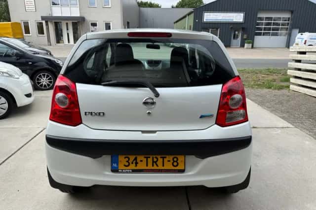 Nissan Pixo (2012) thumbnail 5