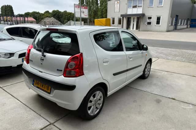Nissan Pixo (2012) thumbnail 6