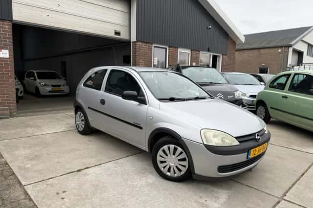 Opel Corsa (2002) thumbnail 3