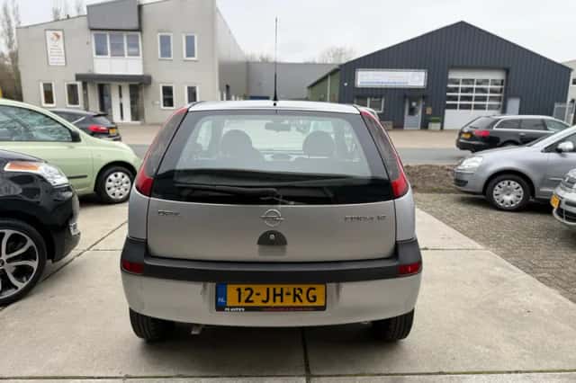 Opel Corsa (2002) thumbnail 5