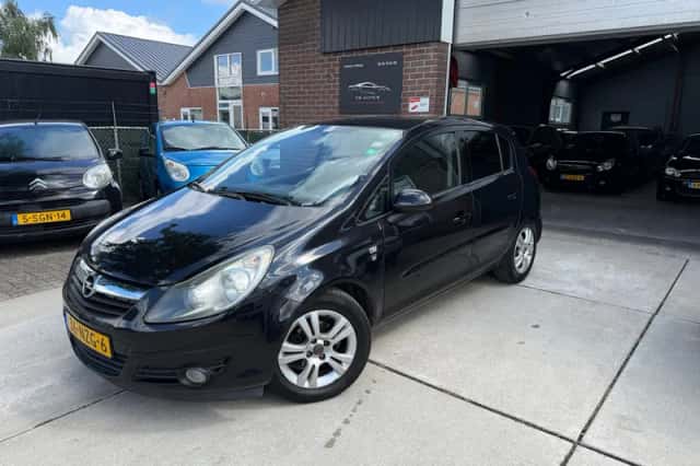 Opel Corsa (2010) thumbnail 1