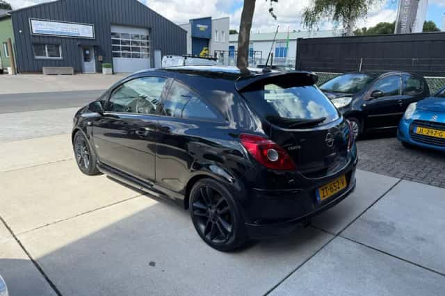 Opel Corsa (2008) thumbnail 4