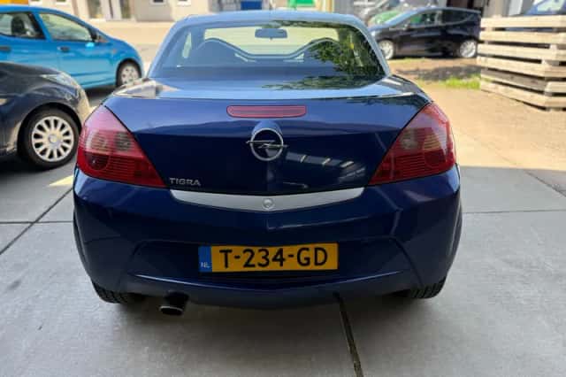 Opel Tigra TwinTop (2005) thumbnail 5
