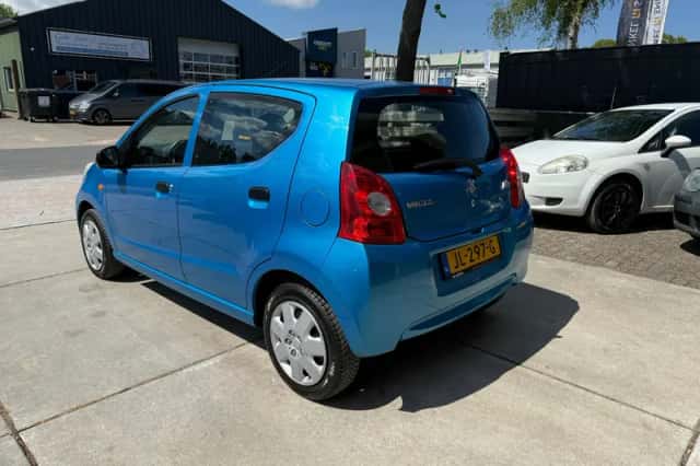 Suzuki Alto (2009) thumbnail 4