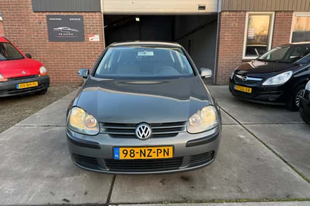Volkswagen Golf (2004) thumbnail 2