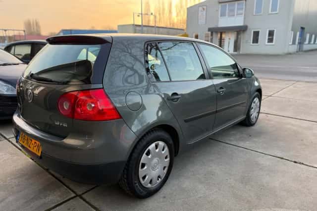 Volkswagen Golf (2004) thumbnail 6