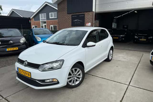 Volkswagen Polo (2014) thumbnail 1
