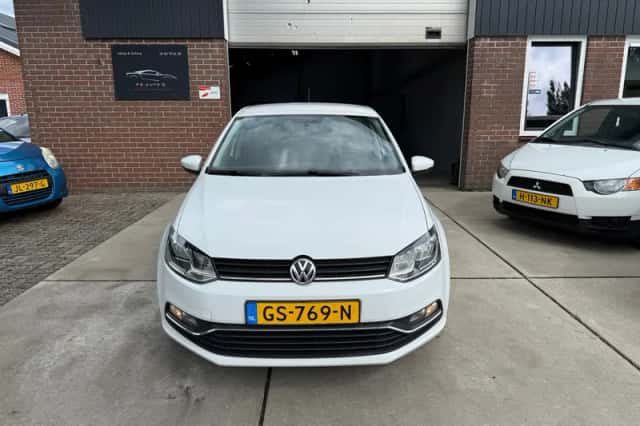 Volkswagen Polo (2014) thumbnail 2