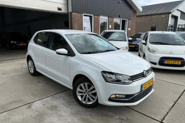 Volkswagen Polo (2014) thumbnail 3