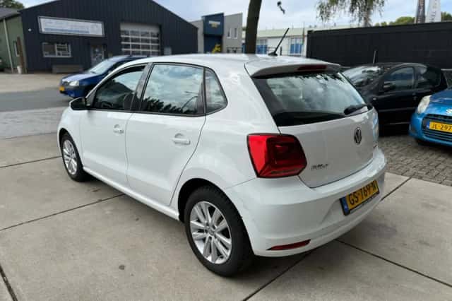 Volkswagen Polo (2014) thumbnail 4
