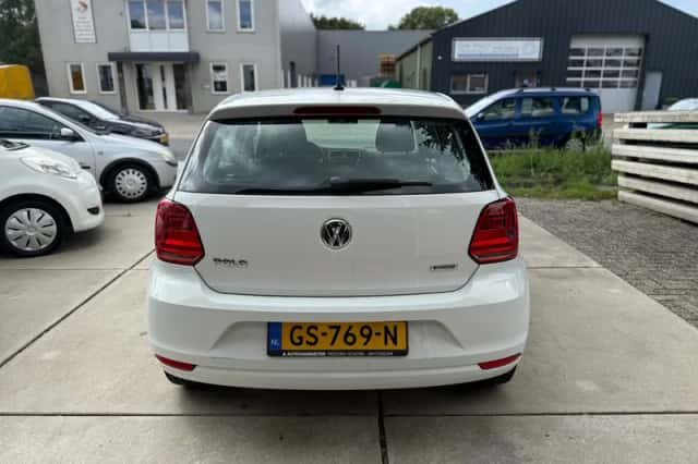 Volkswagen Polo (2014) thumbnail 5