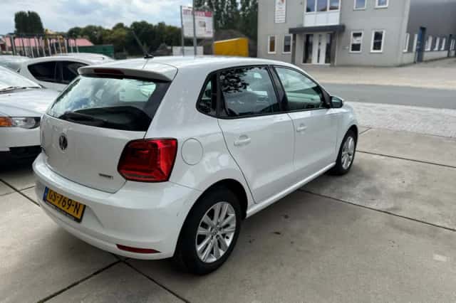 Volkswagen Polo (2014) thumbnail 6