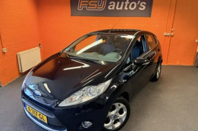 Ford Fiesta (2011) thumbnail 1