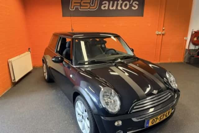 MINI Cooper (2006) thumbnail 5
