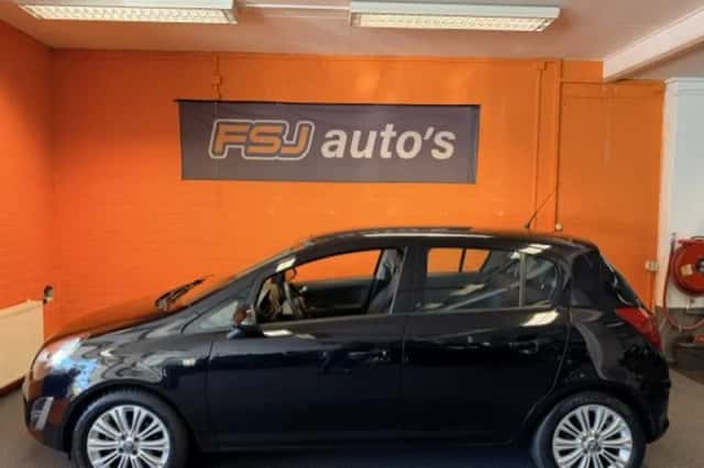Opel Corsa (2011) thumbnail 2